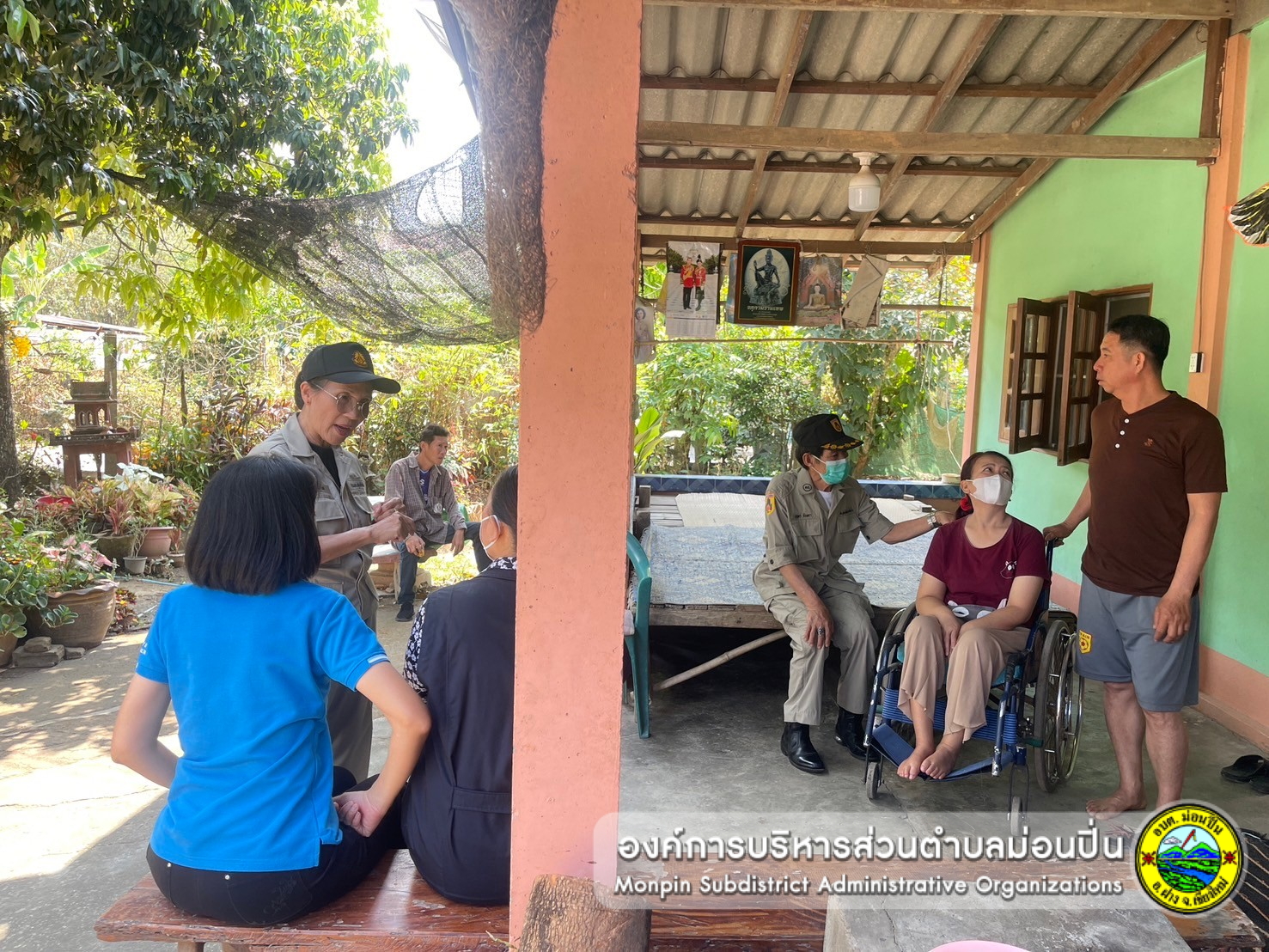 เข้าเยี่ยมบ้านประชาชนเพื่อพิจารณาให้ความช่วยเหลือตามอำนาจหน้าที่ 